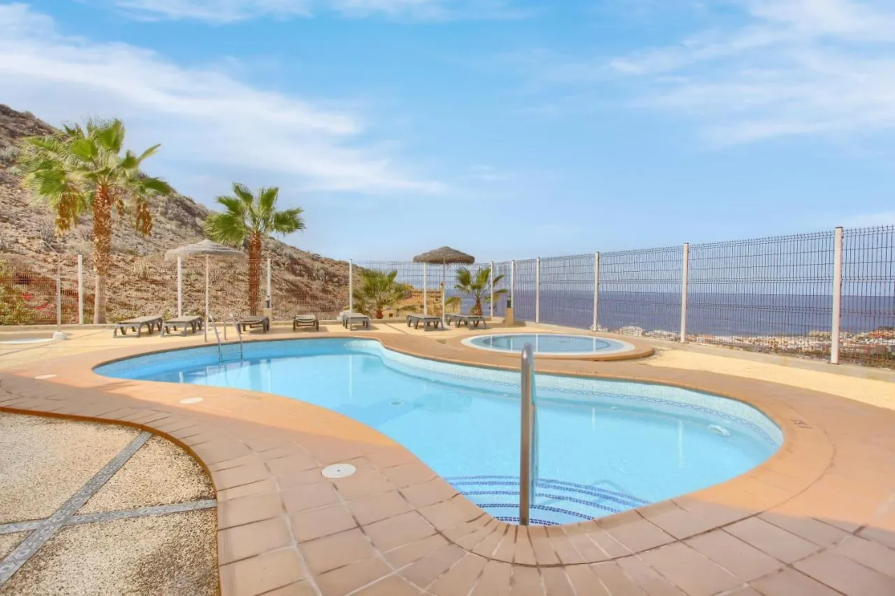 LUXURY PENTHOUSE, Best Sunset, Fast WiFi, Heated Pool Costa Adeje