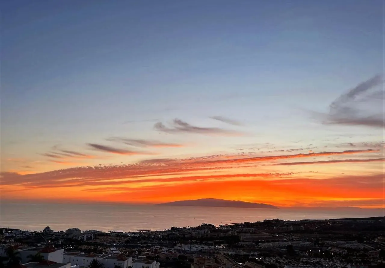 Luxury Penthouse, Best Sunset, Heated Pool, Fast Wifi Costa Adeje  Spain